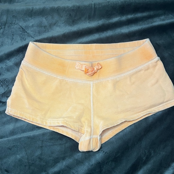 2 for 20$ TNA Aritzia OG Short Shorts - beautiful peach 🍑 colour - XS - Picture 5 of 9